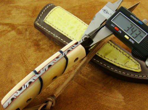Hand Made Damascus Steel Knife