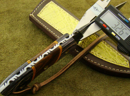 Hand Made Damascus Steel Knife