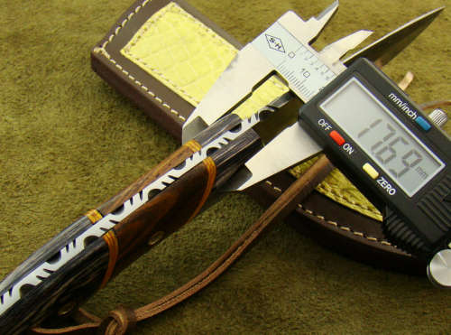 Hand Made Damascus Steel Knife