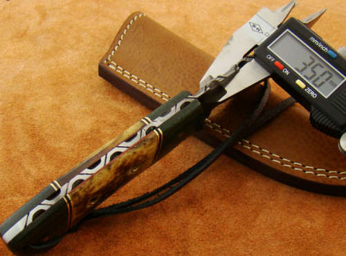 Hand Made Damascus Steel Knife