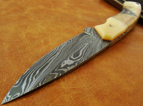 Hand Made Damascus Steel Knife