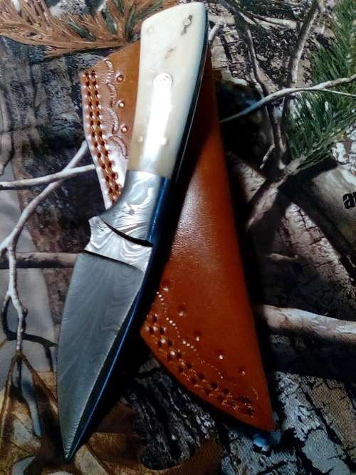 Hand Made Damascus Steel Knife-RARE FEATHER PATTERN DAMASCUS STEEL BLADE