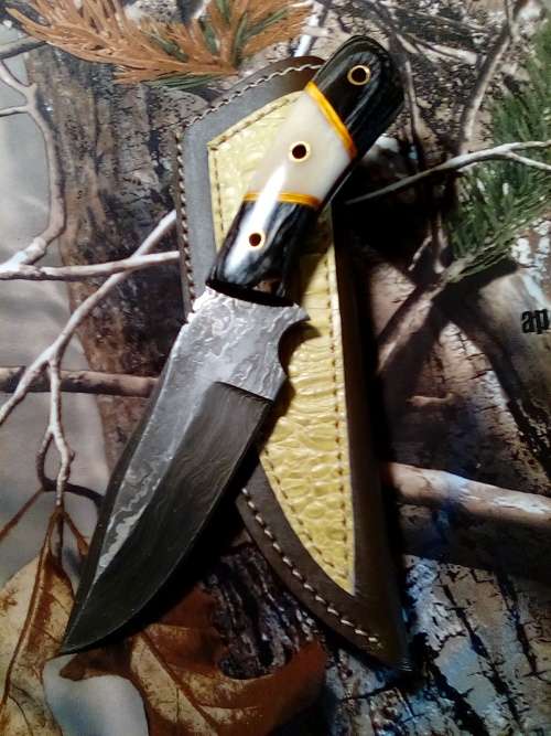 Hand Made Damascus Steel Knife