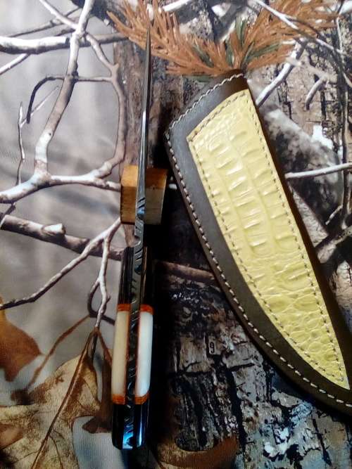 Hand Made Damascus Steel Knife