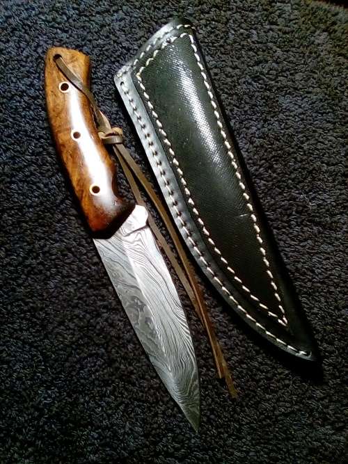 Hand Made Damascus Steel Knife