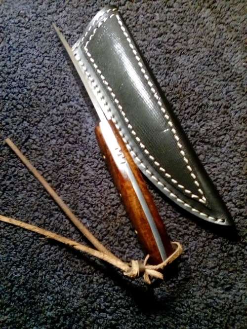 Hand Made Damascus Steel Knife