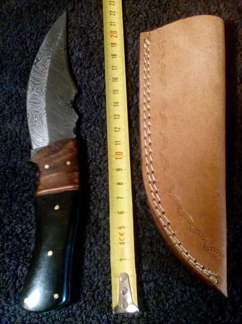Hand Made Damascus Steel Knife