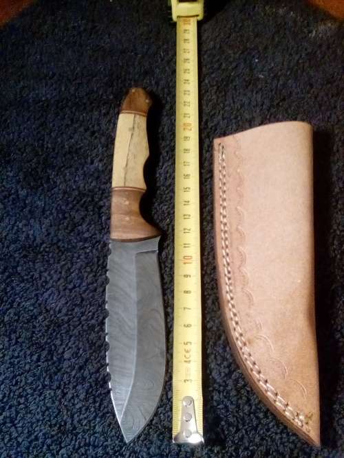 Hand Made Damascus Steel Knife
