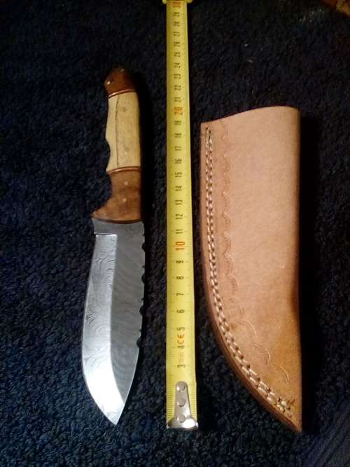 Hand Made Damascus Steel Knife