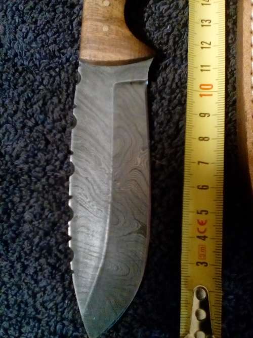 Hand Made Damascus Steel Knife