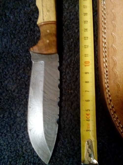 Hand Made Damascus Steel Knife