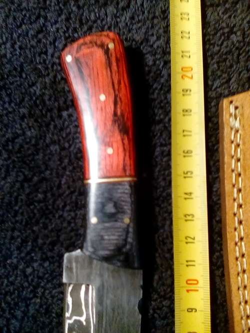 Hand Made Damascus Steel Hunting Knife