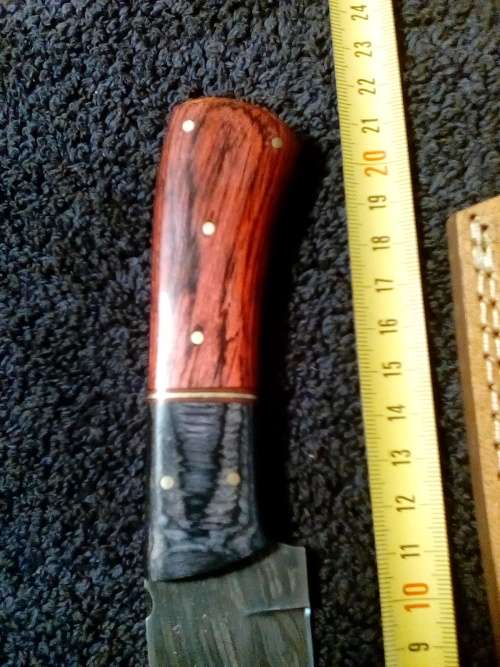 Hand Made Damascus Steel Hunting Knife
