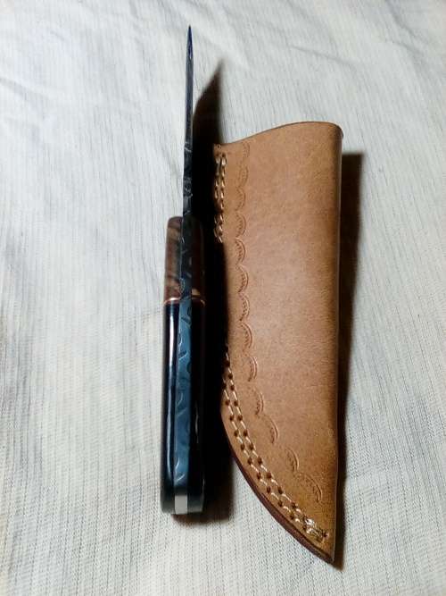 Hand Made Damascus Steel Knife