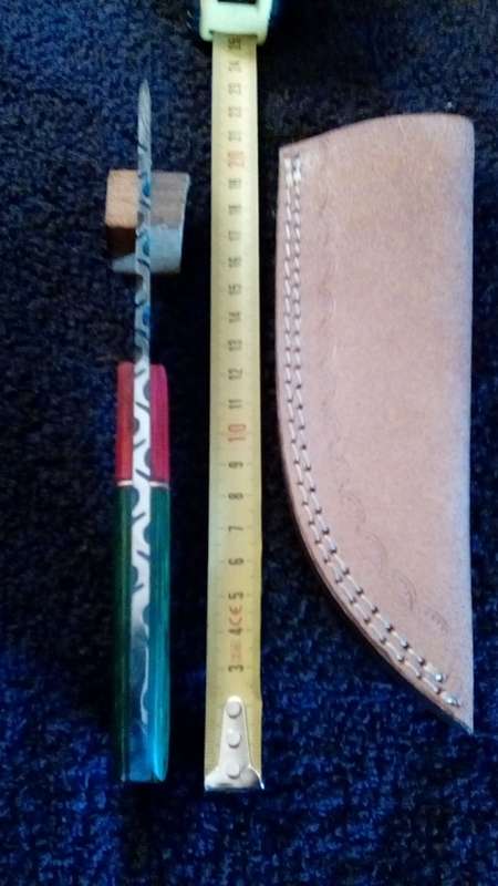Hand Made Damascus Steel Knife