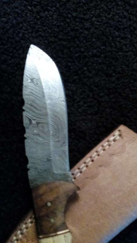 Hand Made Damascus Steel Hunting Knife