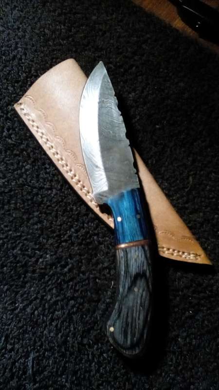 Hand Made Damascus Steel Knife