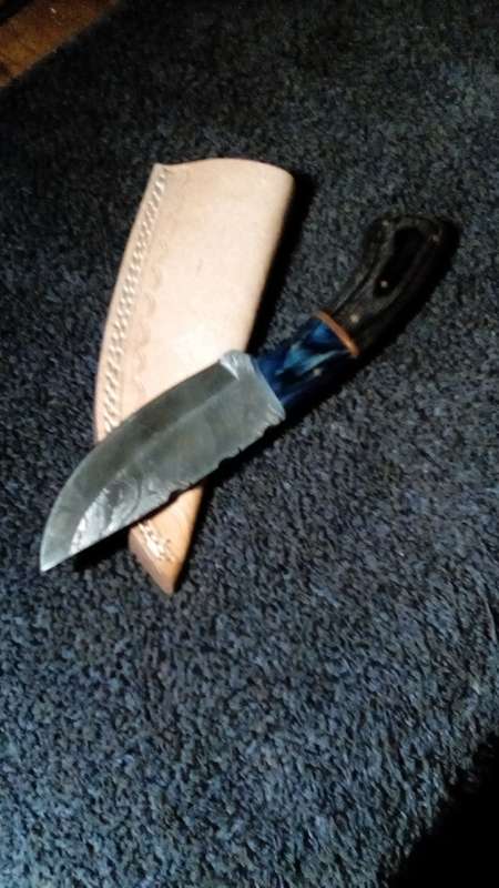 Hand Made Damascus Steel Knife