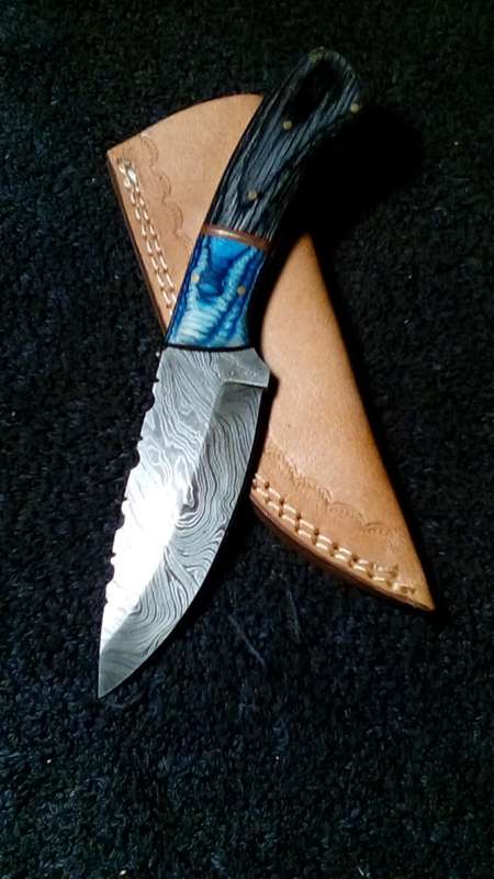 Hand Made Damascus Steel Hunting Knife