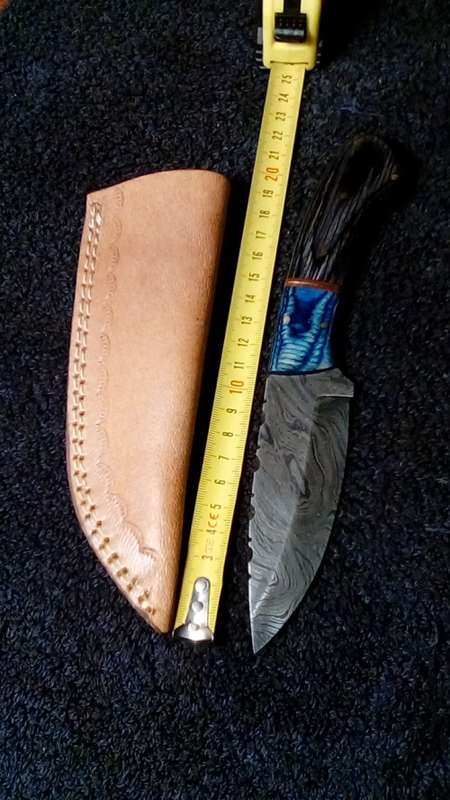 Hand Made Damascus Steel Hunting Knife