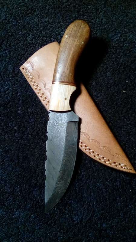 Hand Made Damascus Steel Hunting Knife