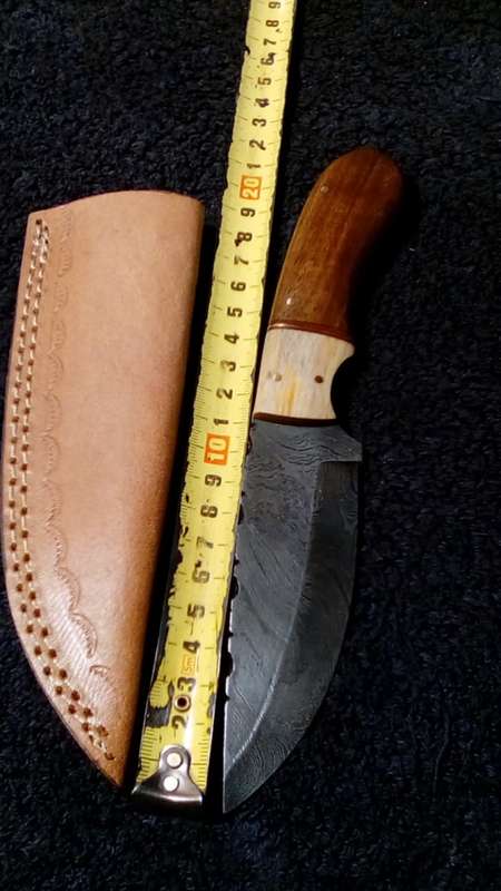 Hand Made Damascus Steel Hunting Knife