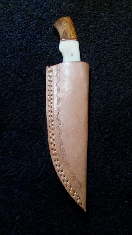 Hand Made Damascus Steel Knife