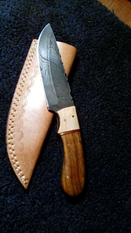 Hand Made Damascus Steel Hunting Knife
