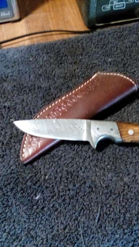 HAND MADE DAMASCUS STEEL KNIFE
