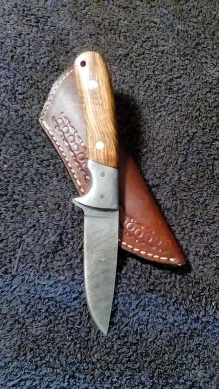 HAND MADE DAMASCUS STEEL KNIFE