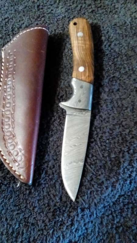 HAND MADE DAMASCUS STEEL KNIFE