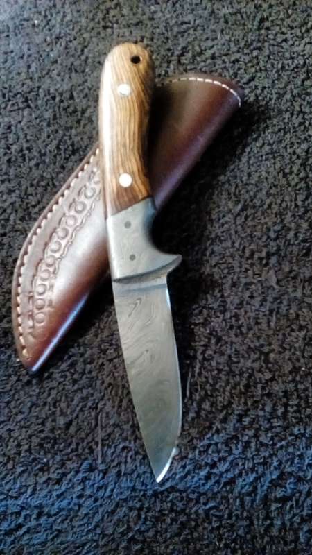 HAND MADE DAMASCUS STEEL KNIFE