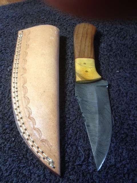 Hand Made Damascus Steel Knife