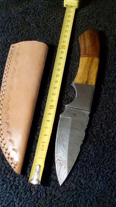 Hand Made Damascus Steel Knife
