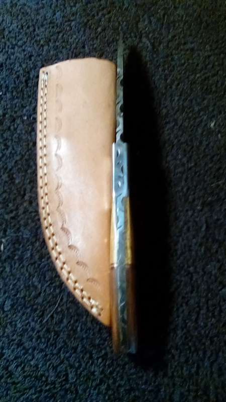 Hand Made Damascus Steel Knife