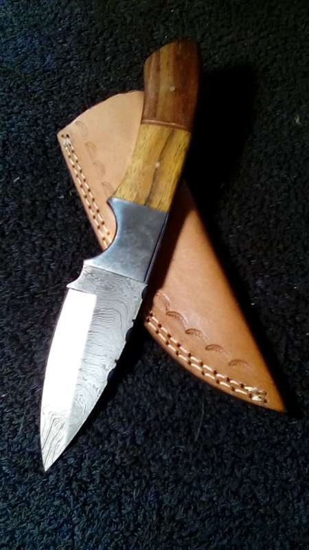 Hand Made Damascus Steel Knife