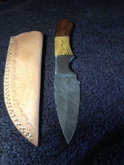 Hand Made Damascus Steel Knife