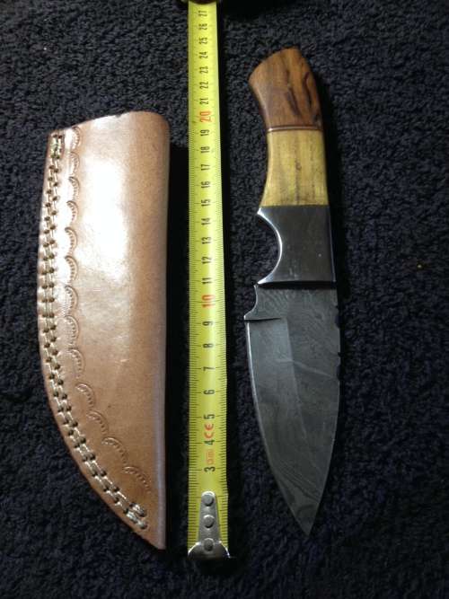 Hand Made Damascus Steel Knife