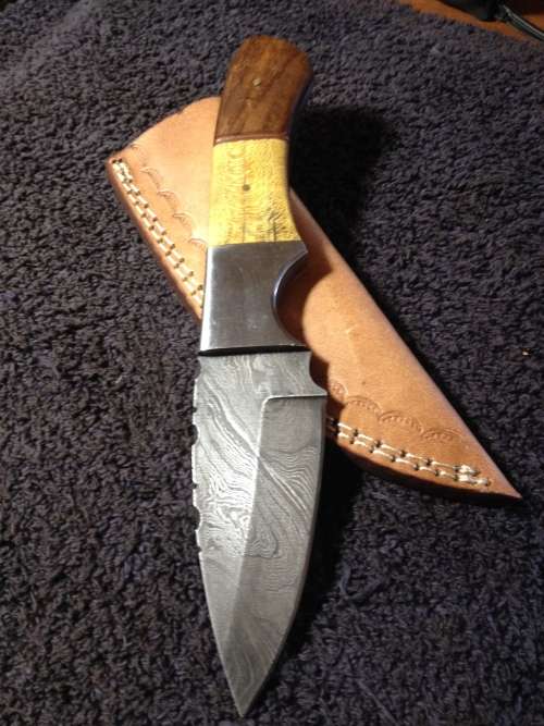 Hand Made Damascus Steel Knife