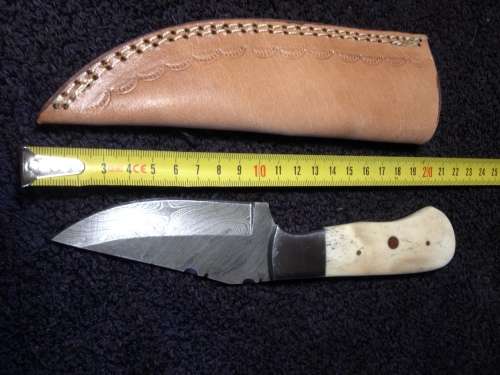 Hand Made Damascus Steel Knife