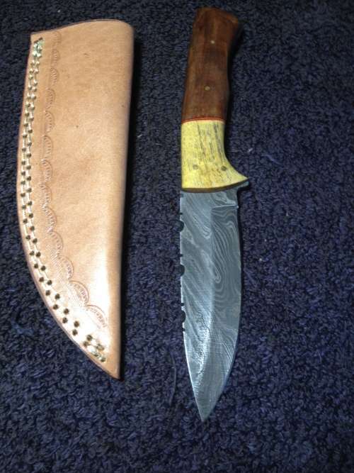 Hand Made Damascus Steel Knife