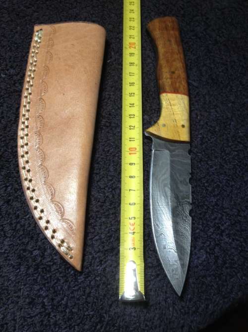 Hand Made Damascus Steel Knife