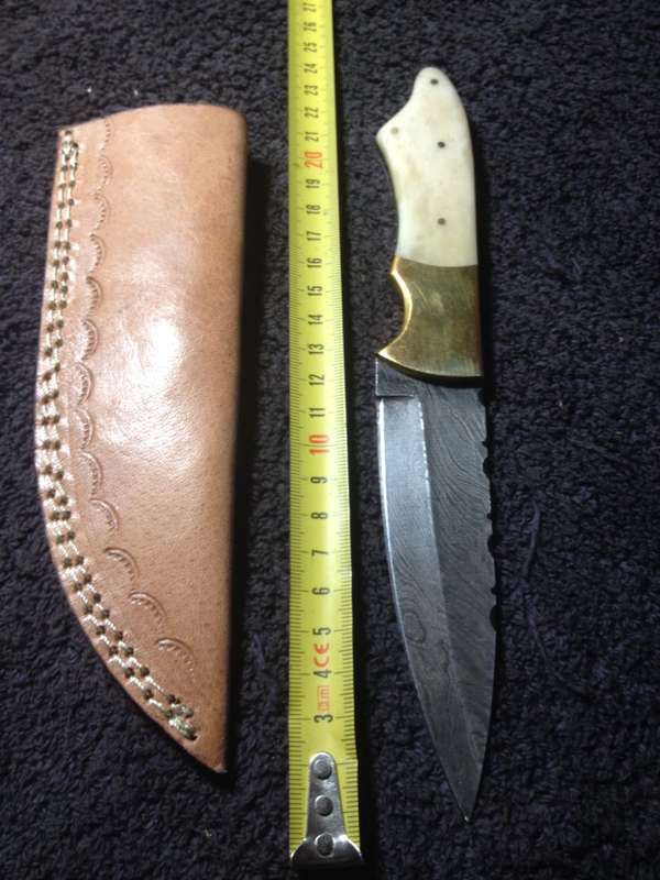 Hand Made Damascus Steel Knife