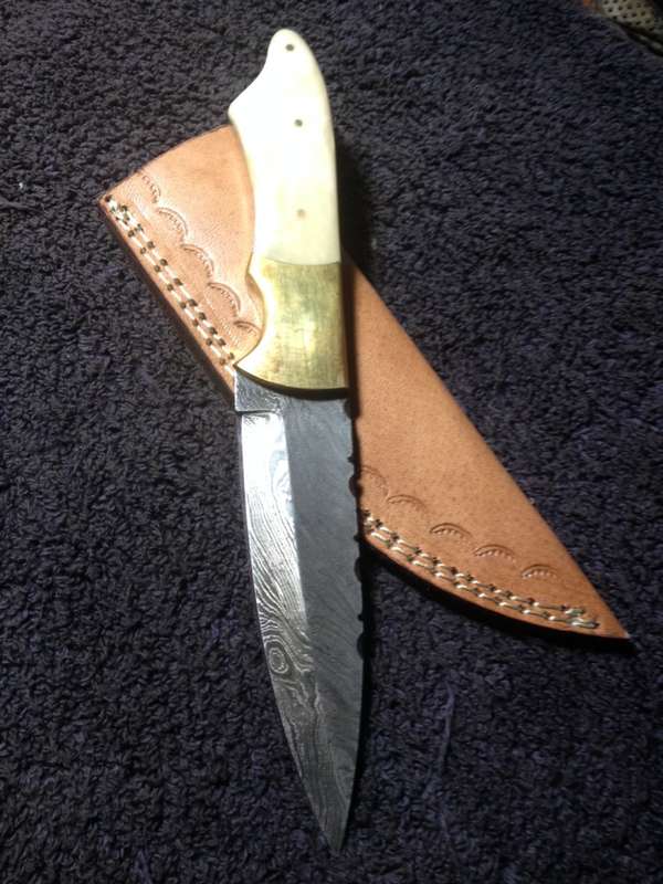 Hand Made Damascus Steel Knife