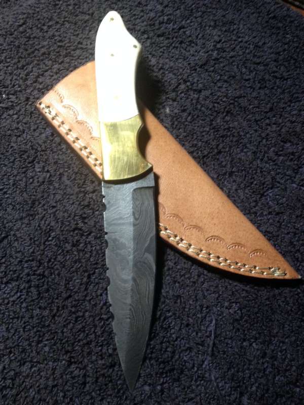 Hand Made Damascus Steel Knife