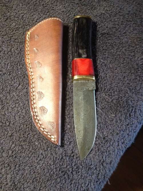 Hand Made Damascus Steel Knife