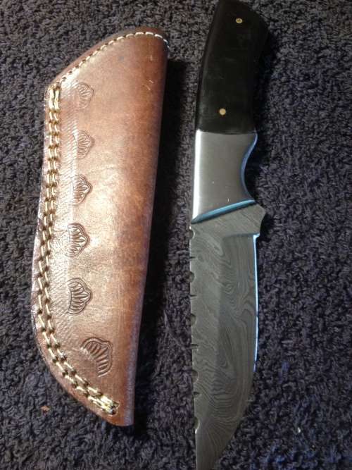 Hand Made Damascus Steel Knife