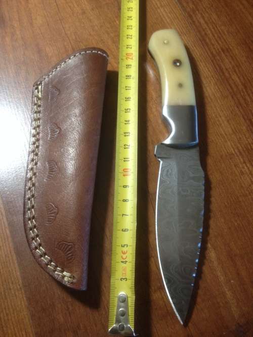 Hand Made Damascus Steel Hunting Knife-NO RESERVE AUCTION !!!