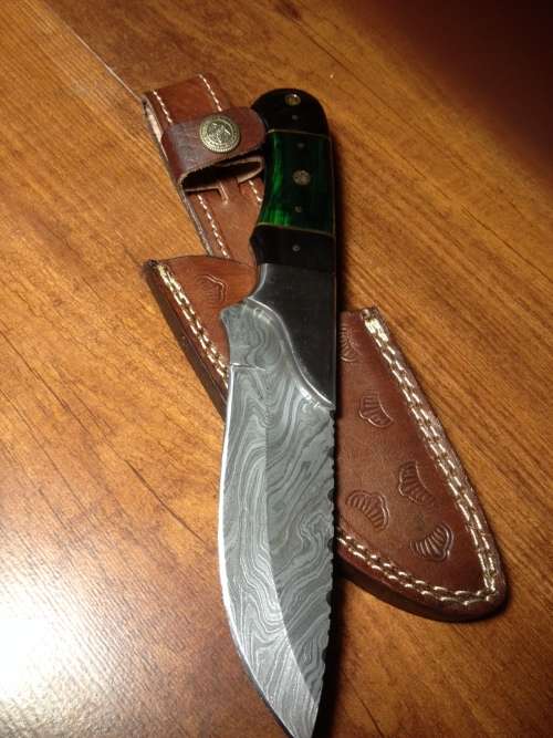 Hand Made Damascus Steel Hunting Knife-NO RESERVE AUCTION !!!