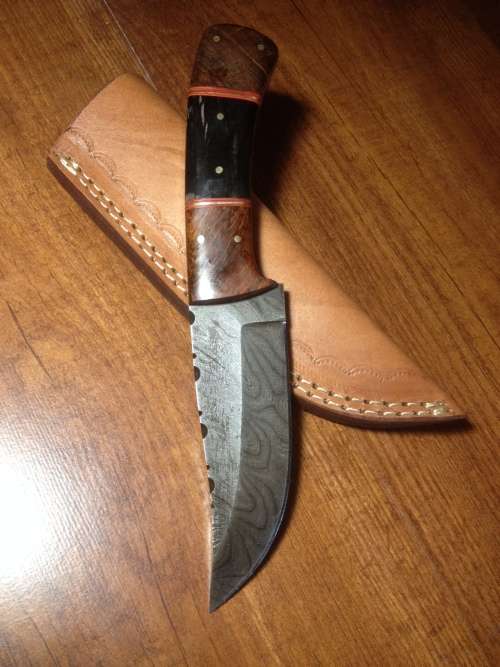 Hand Made Damascus Steel Hunting Knife-NO RESERVE AUCTION !!!